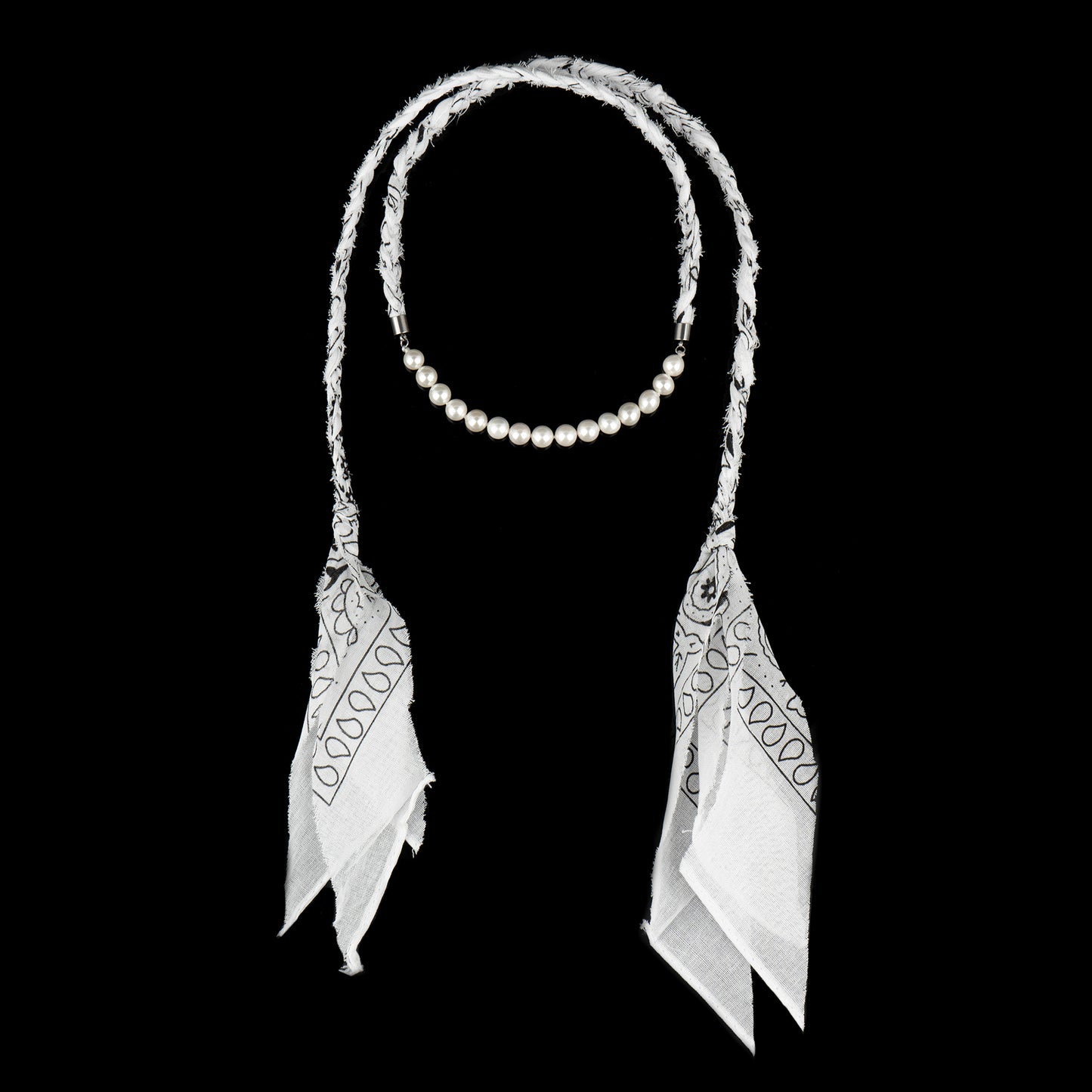Chocker bandana bianca intrecciata con Perle